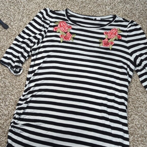 Flutter & Kick Maternity Small Black White Striped Dress Floral Applique - Picture 2 of 9